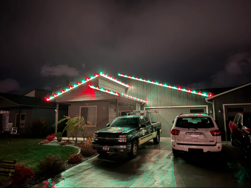 Red and green roofline lights