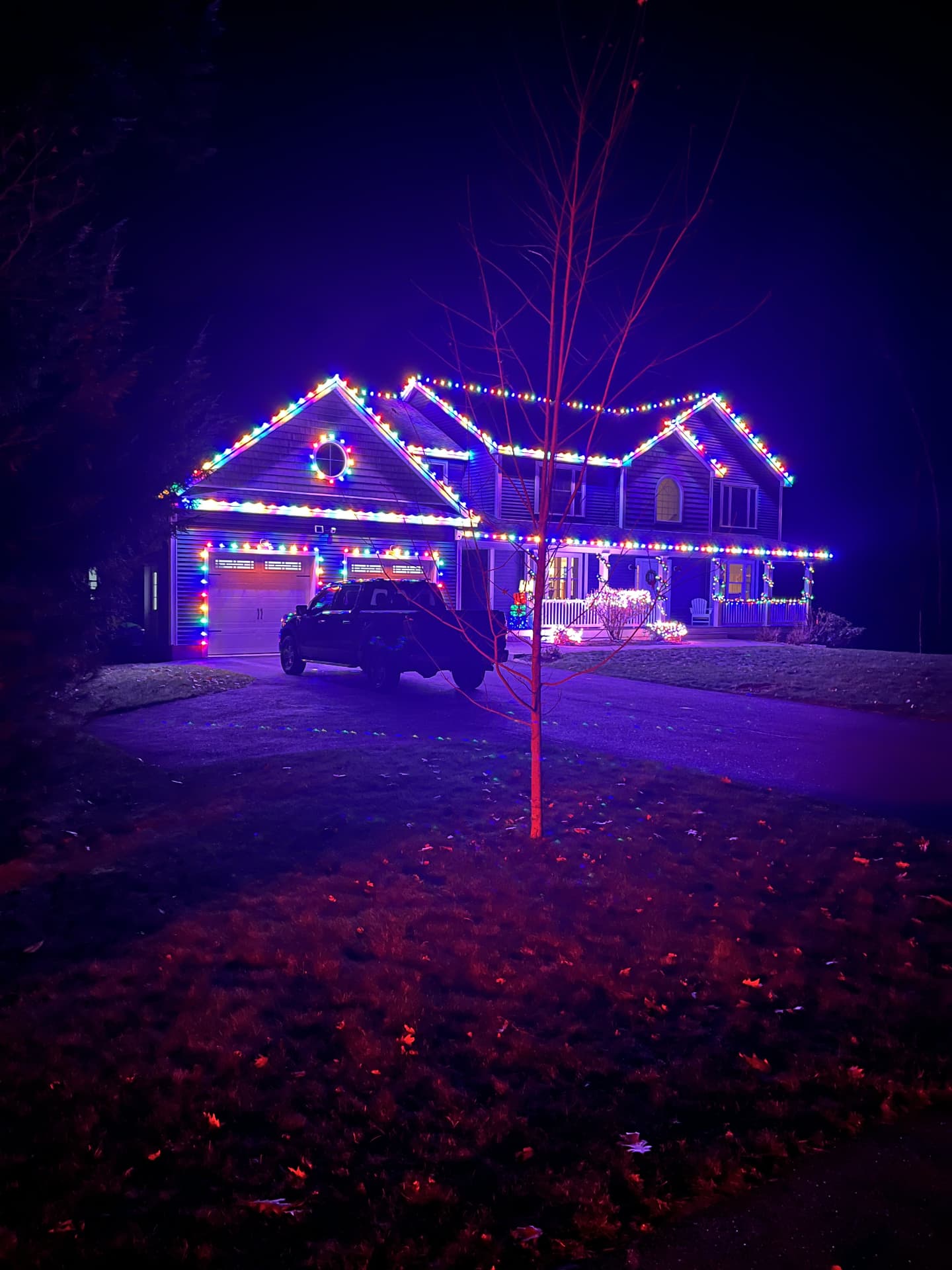 Multicolor roofline and garage lights